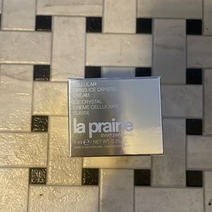 La prairie cellular Swiss ice crystal cream